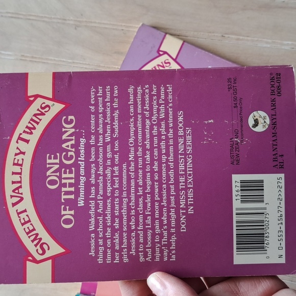 Sweet Valley Twins Book Set Teen Fiction Reading Set Of 6 Books Vintage 1980's - Picture 8 of 11